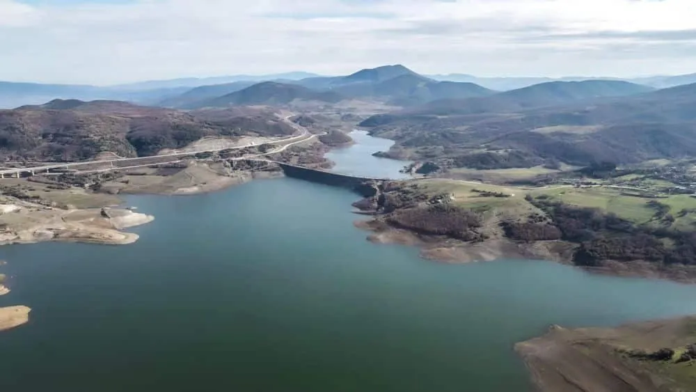 Λίμνη Σμοκόβου: Η άγνωστη αλλά πανέμορφη τεχνητή λίμνη της Καρδίτσας (ΒΙΝΤΕΟ)