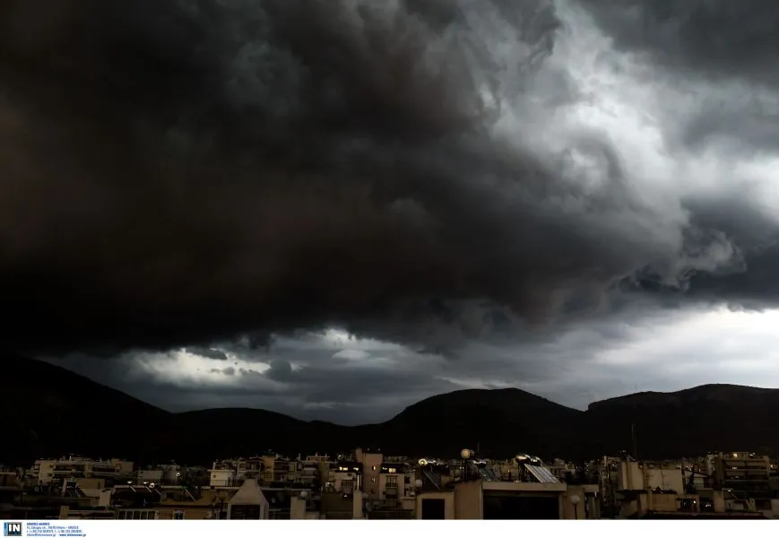 Μαρουσάκης - Καιρός: Έρχεται «μέτωπο» καταιγίδων τις επόμενες ώρες