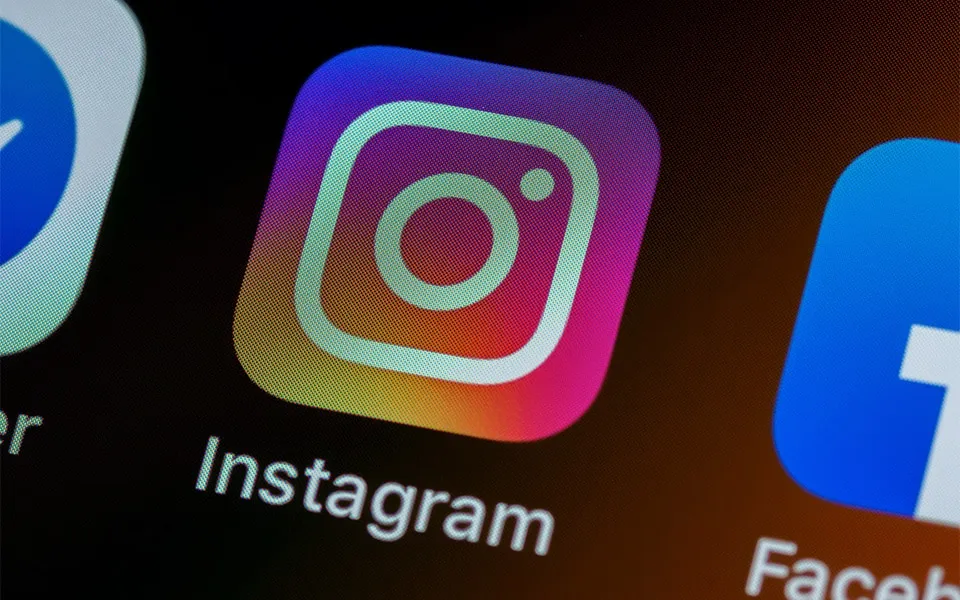 Το Instagram δοκιμάζει νέο feed με περιεχόμενο μόνο από χρήστες με «μπλε τικ»