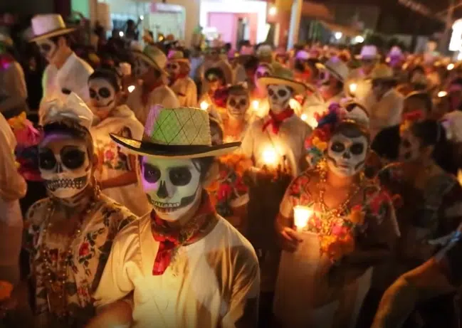 Día de los Muertos: Η μέρα που χιλιάδες Μεξικάνοι γιορτάζουν την «επιστροφή» των νεκρών