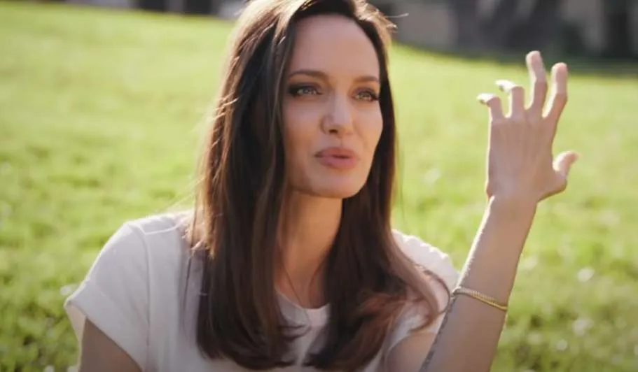 Angelina Jolie: Οι πρώτες εικόνες από τη μεταμόρφωσή της σε Μαρία Κάλλας