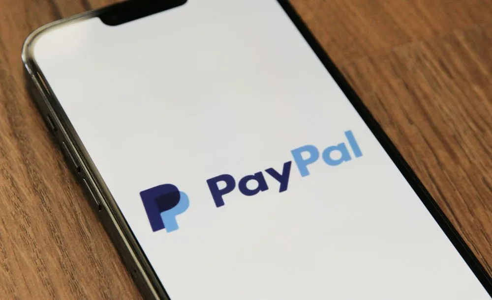 Η PayPal ανακοίνωσε 2.500 απολύσεις