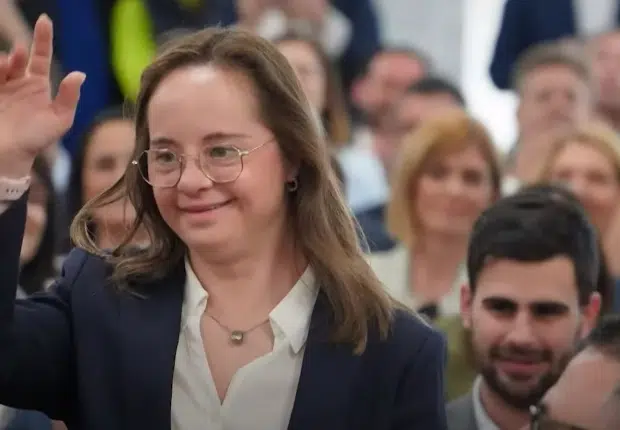 Η Ισπανία γράφει ιστορία εκλέγοντας την πρώτη βουλεύτρια με σύνδρομο Down