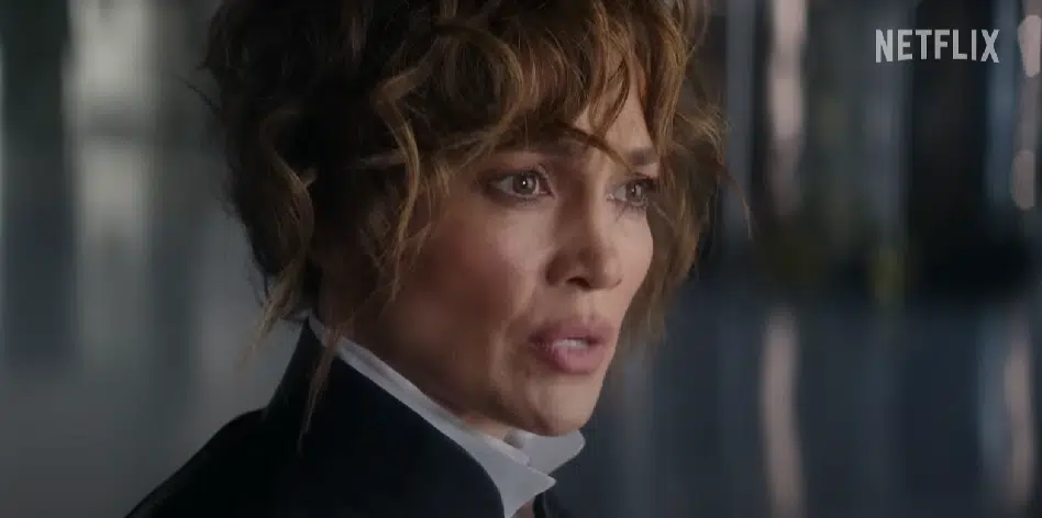 Atlas: «Τρομοκρατημένη» η Jennifer Lopez στο τρέιλερ της υπερπαραγωγής του Netflix