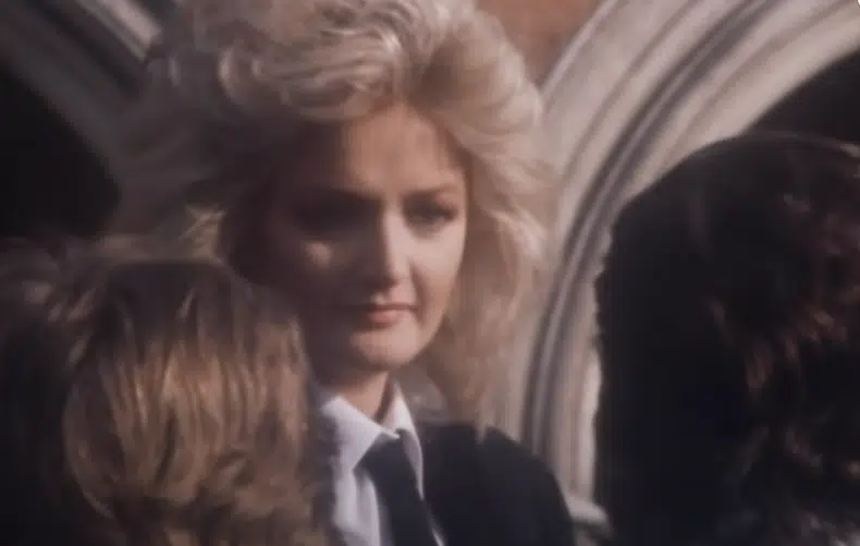 Bonnie Tyler: Το «Total Eclipse Of The Heart» εκτινάχθηκε στα μουσικά charts κατά την ολική έκλειψη ηλίου