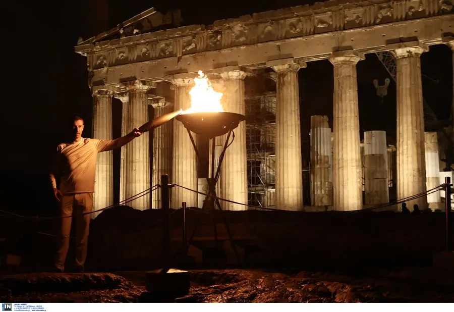 Ολυμπιακή Φλόγα: Το «ταξίδι» της από τον Πειραιά στη Μασσαλία